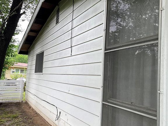 4th image of 8313 Woodhurst Dr