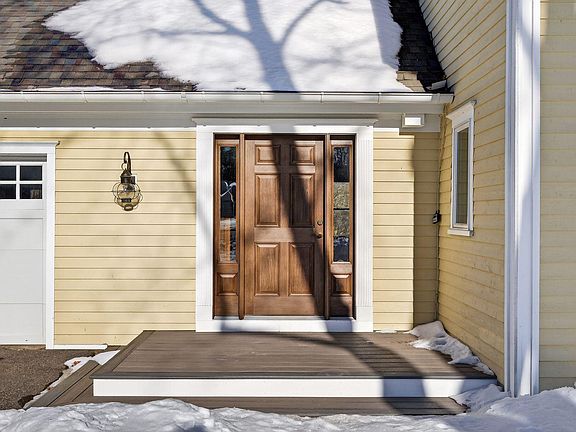 4th image of 525 W Auburn Road