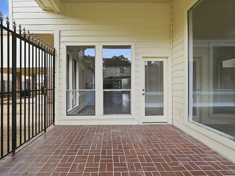 7611 Naremore Dr — Photo 40