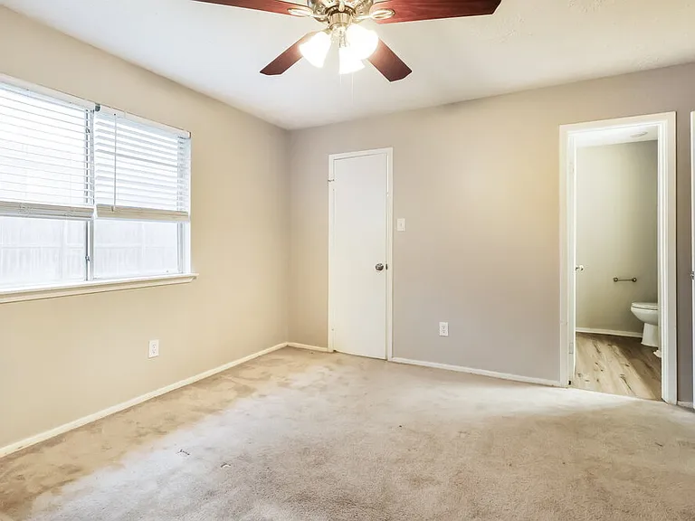 4306 Owens Creek Ln — Photo 9