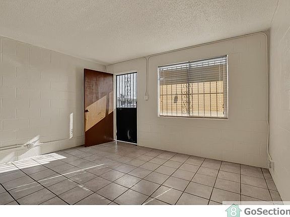5th image of 4709 Maxwell Ave