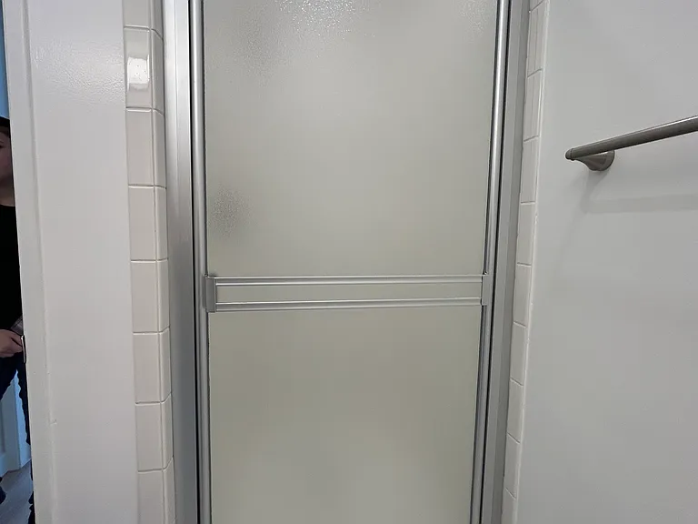 Bathroom 1 stall shower