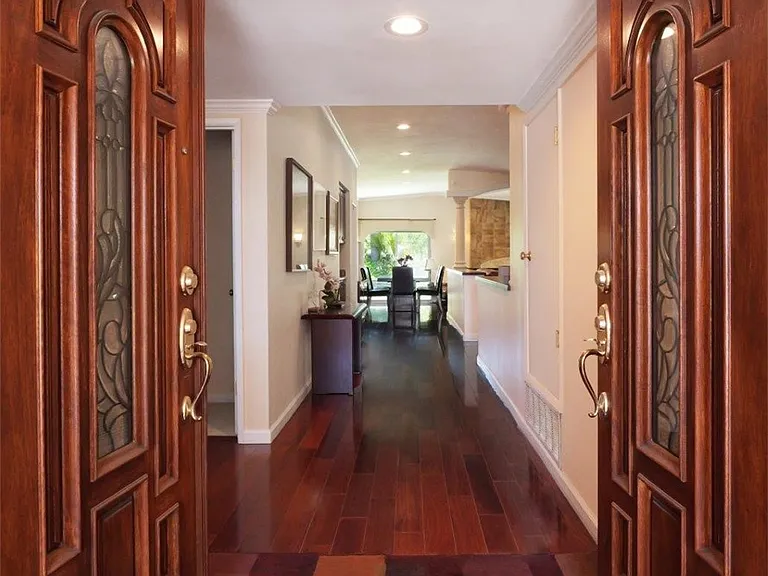 5014 Delacroix Rd — Photo 2
