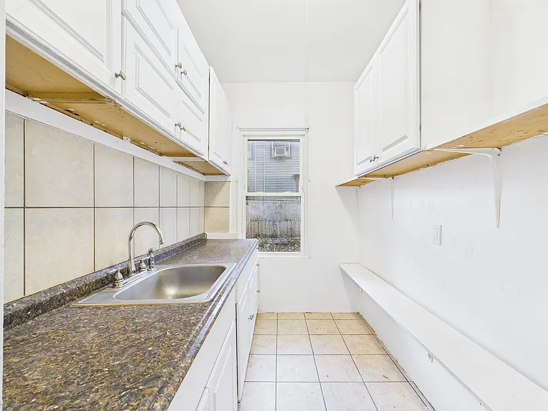 365 Orms St #1 — Photo 7