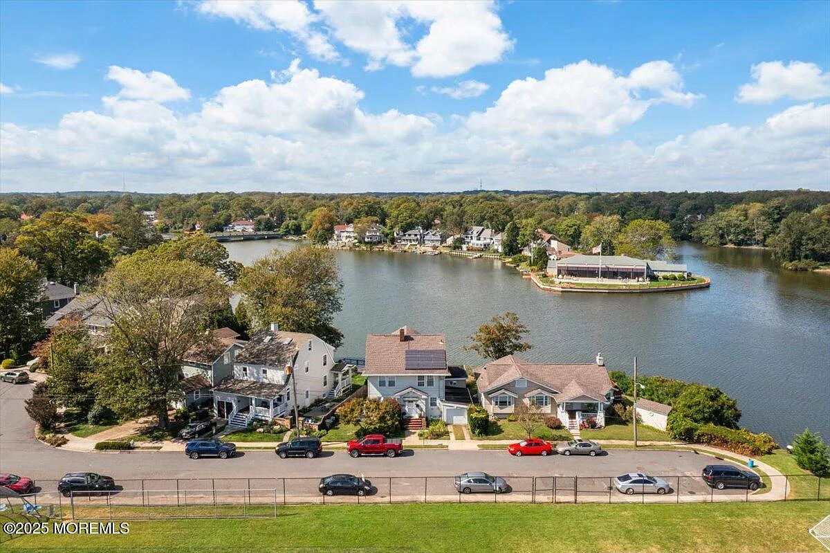 4 bed, 2.5 bath, $25,000 — Photo 1