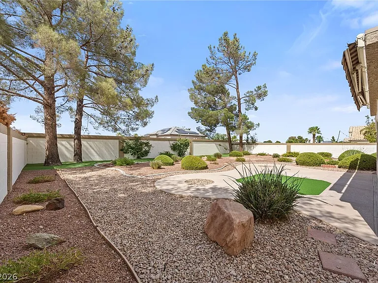 360 Humboldt North Dr — Photo 39