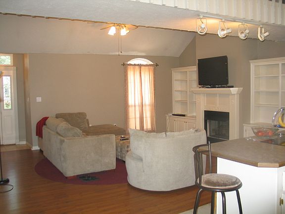 3rd image of 7205 Amanda Dr