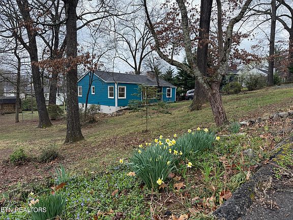 2nd image of 3440 Fountain Park Blvd