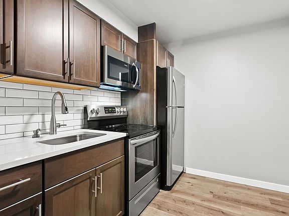 4th image of 5416 S M St Unit 7