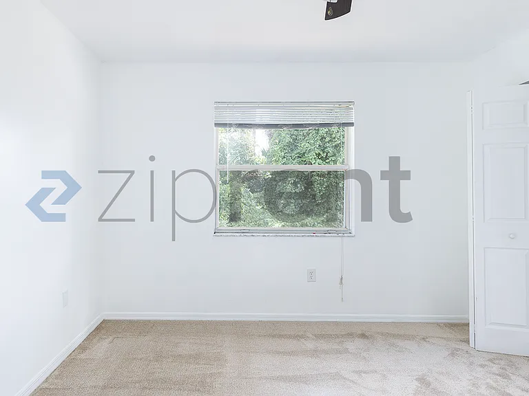 6385 Wien Ln — Photo 11