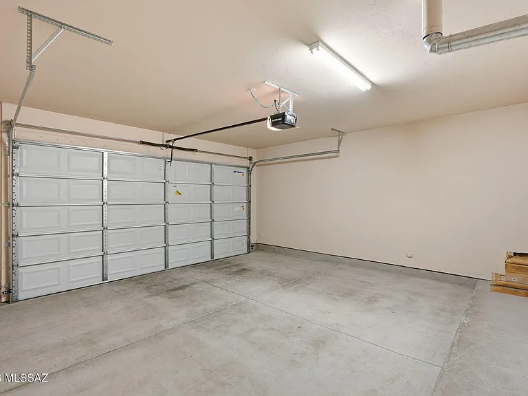2815 N Fair Oaks Ave — Photo 37