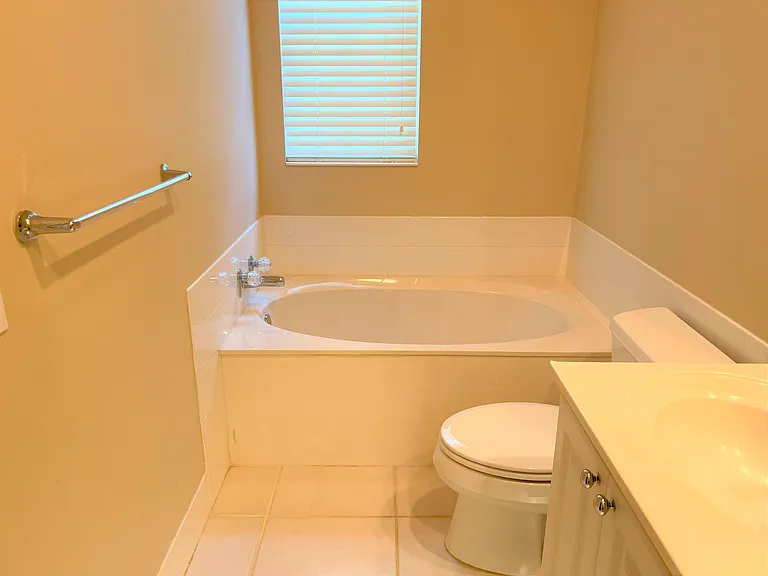 3368 Greenway Dr — Photo 16