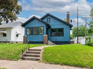 2610 4th St, Moline, IL 61265