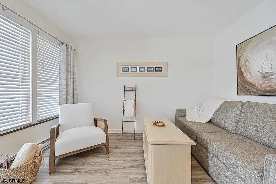 1 bed, 1.0 bath, $1,400 — Photo 3