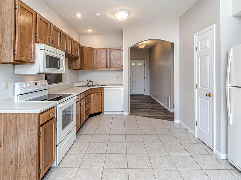 1416 Whitburn Dr — Photo 12