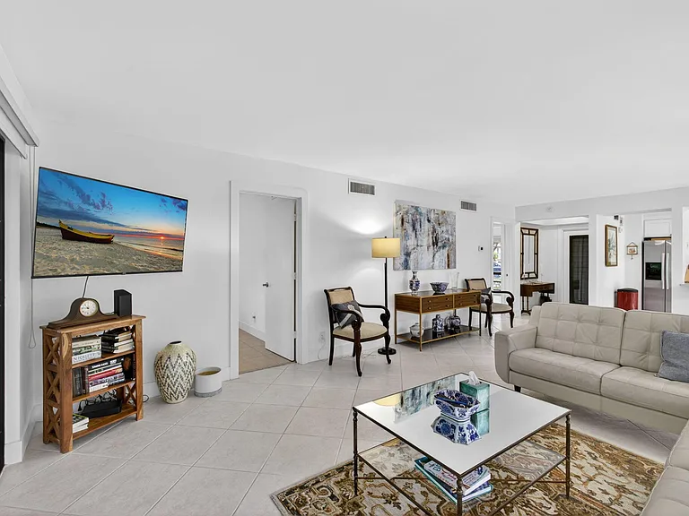 611 Brackenwood Cv — Photo 15