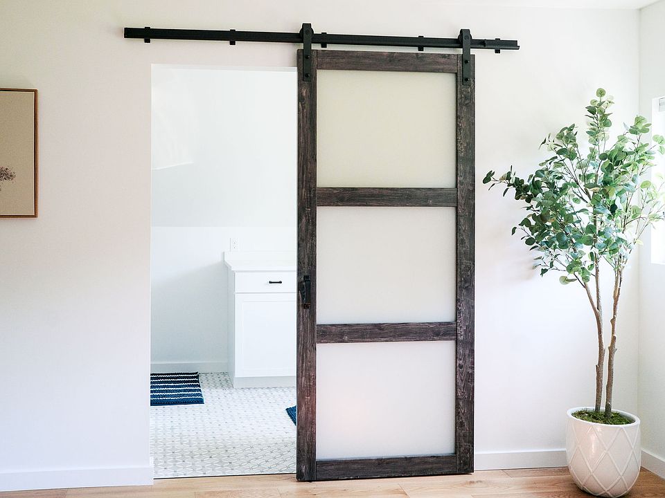 1st image of 8 Aster Ln #1
