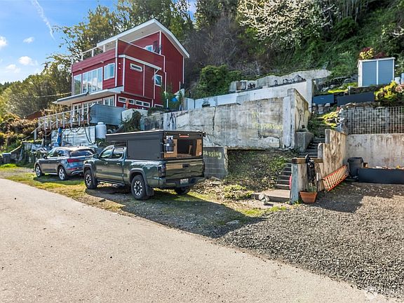 5th image of 9169 SE Fragaria Road