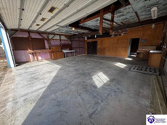 5th image of 2810 Shot Hunt Rd