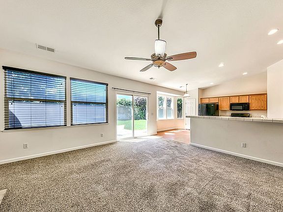 3rd image of 1381 Brooke Way