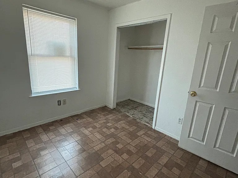 5800 Asbury Ave — Photo 4