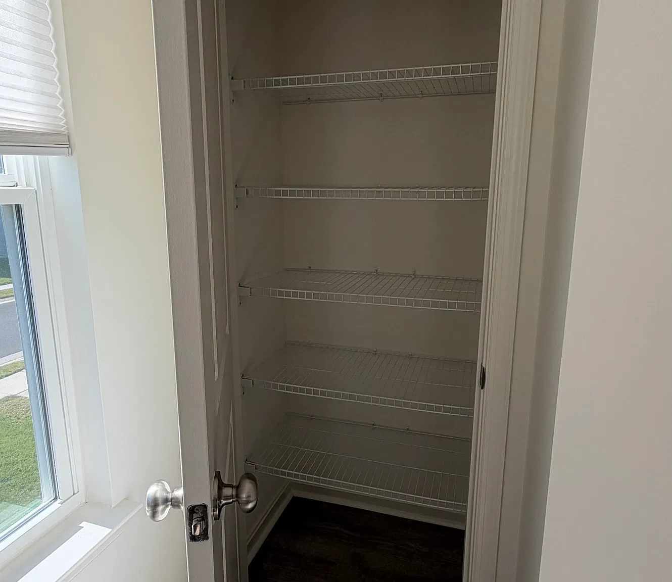 3 bed, 2.5 bath, 1850 sqft, $1,995 — Photo 4