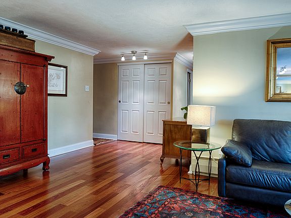3rd image of 1090 Lafayette #202
