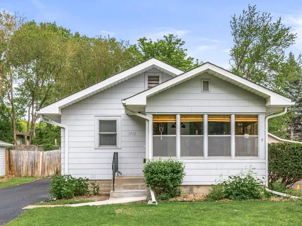 1712 Carl St, Lauderdale, MN 55113