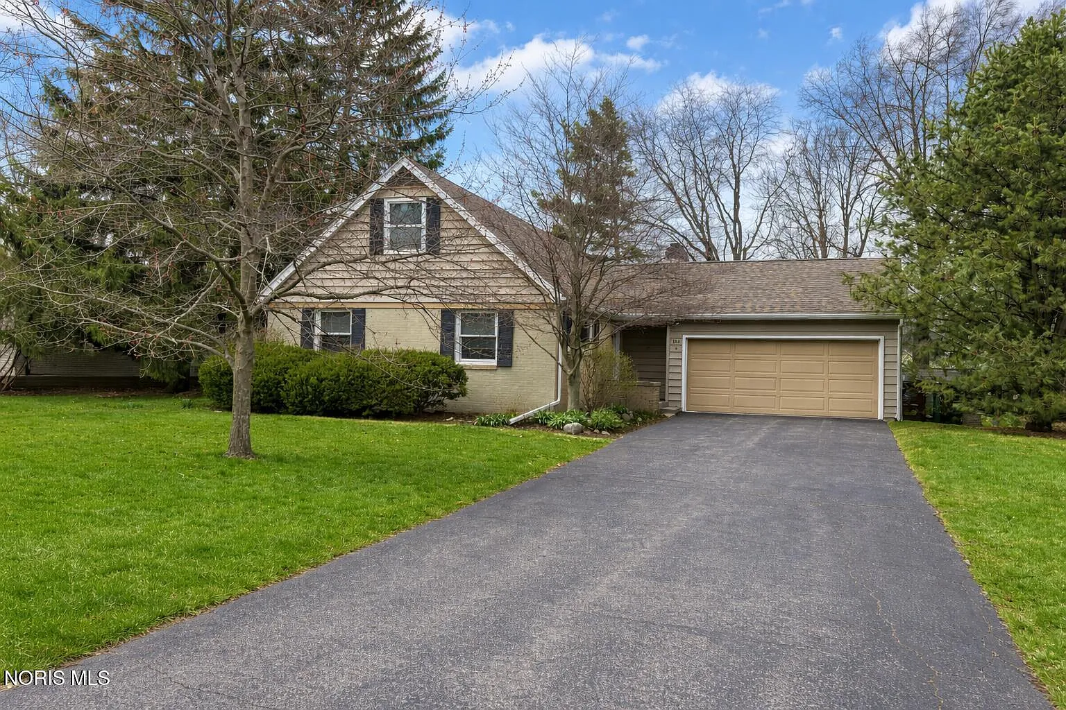 166 Sunset Dr photo 1