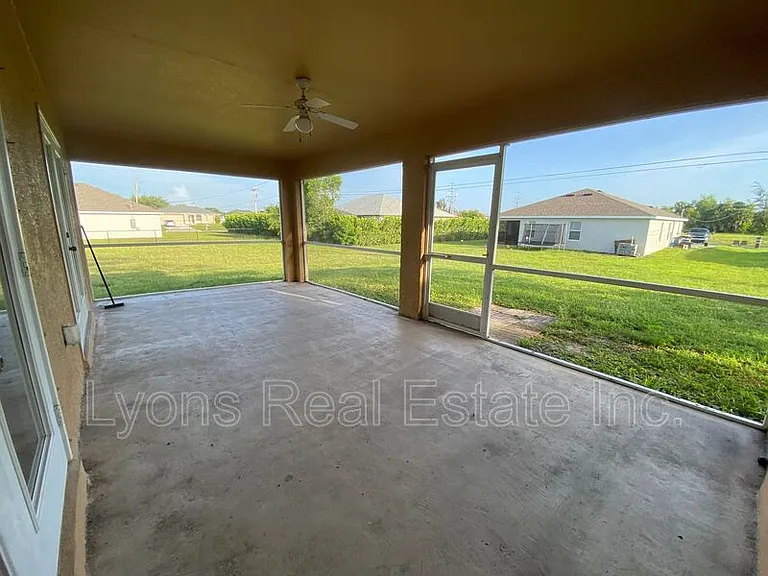 2251 SW 4th St — Photo 22