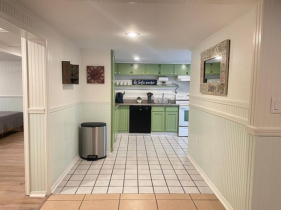 4th image of 2429 Broadway St