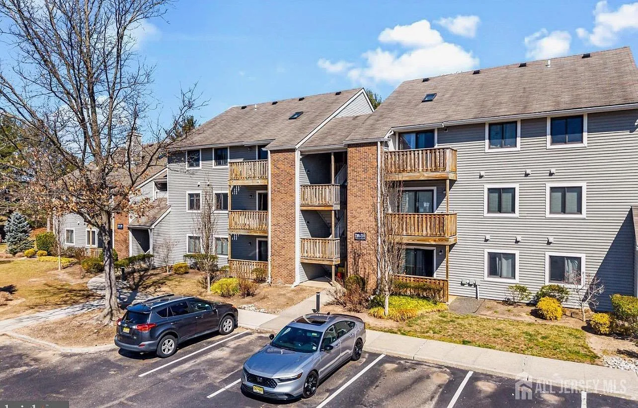 2 bed, 2.0 bath, 836 sqft, $2,150 — Photo 1