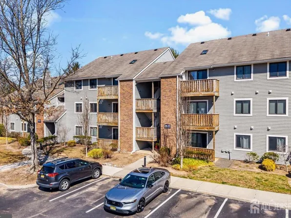 2310 Ravens Crest Dr, Plainsboro, NJ 08536