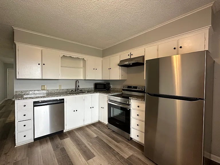 2825 NW 58th St #2 — Photo 5