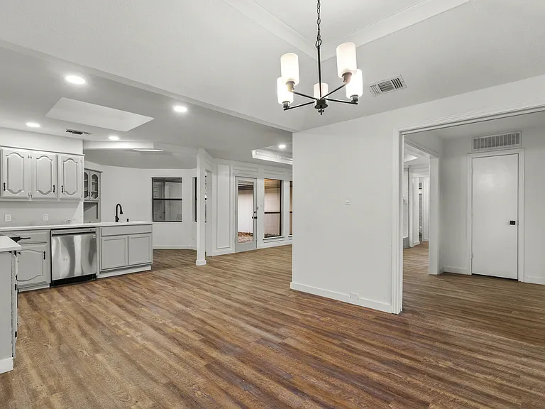 1503 Bellflower Dr — Photo 21