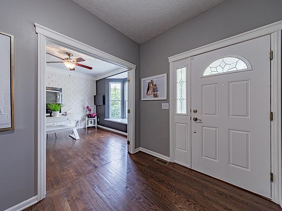 5th image of 4401 Oaks Shadow Dr