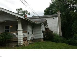 6569 Hathaway Rd, Valley View, OH 44125