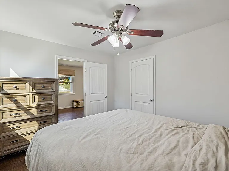833 Rose Park Dr — Photo 25
