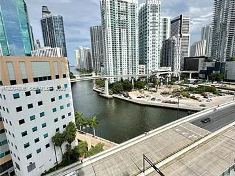 350 S Miami Ave #1402 — Photo 18