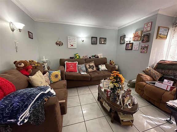 2nd image of 2314 E Montgomery St #2314