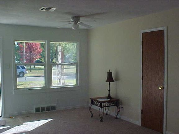 3rd image of 737 Charron Dr