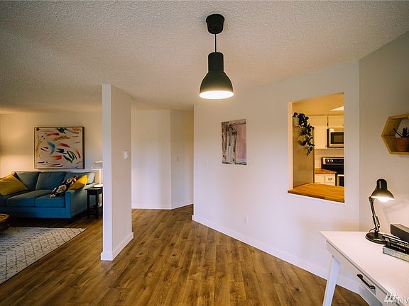 5th image of 23409 Lakeview Dr