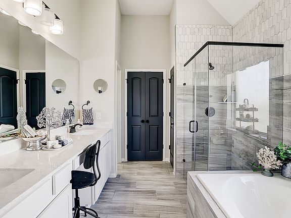 Luxurious owner s bath