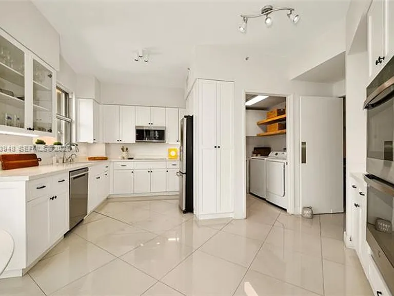 733 Crandon Blvd #406 — Photo 7