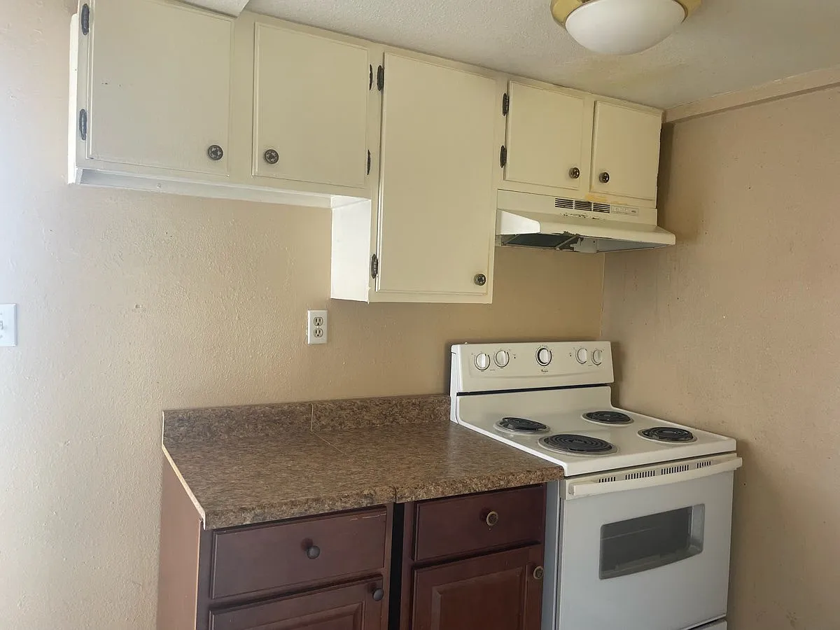 2 bed, $1,045 — Photo 2