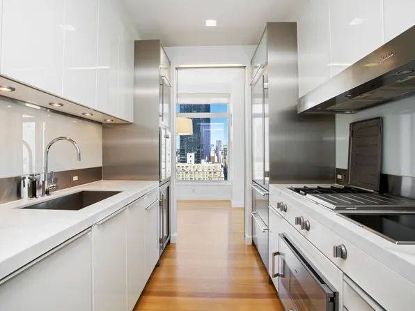 400 East 67th Street image 4 of 20