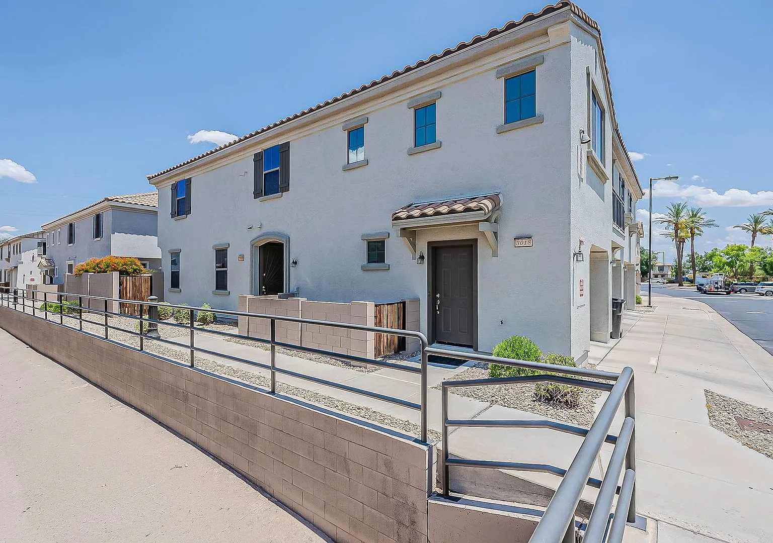 Beautiful Townhome in Phoenix Arizona — Photo 2