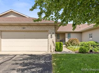 1001 Amber Ridge Dr SW, Byron Center, MI 49315