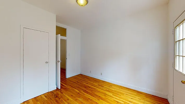 Rented by Bond New York | media 11