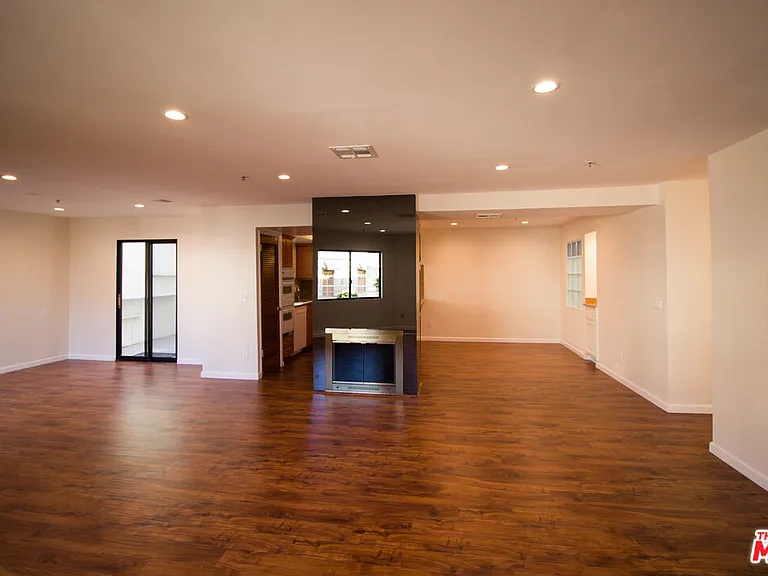 301 W Loraine St #8 — Photo 5